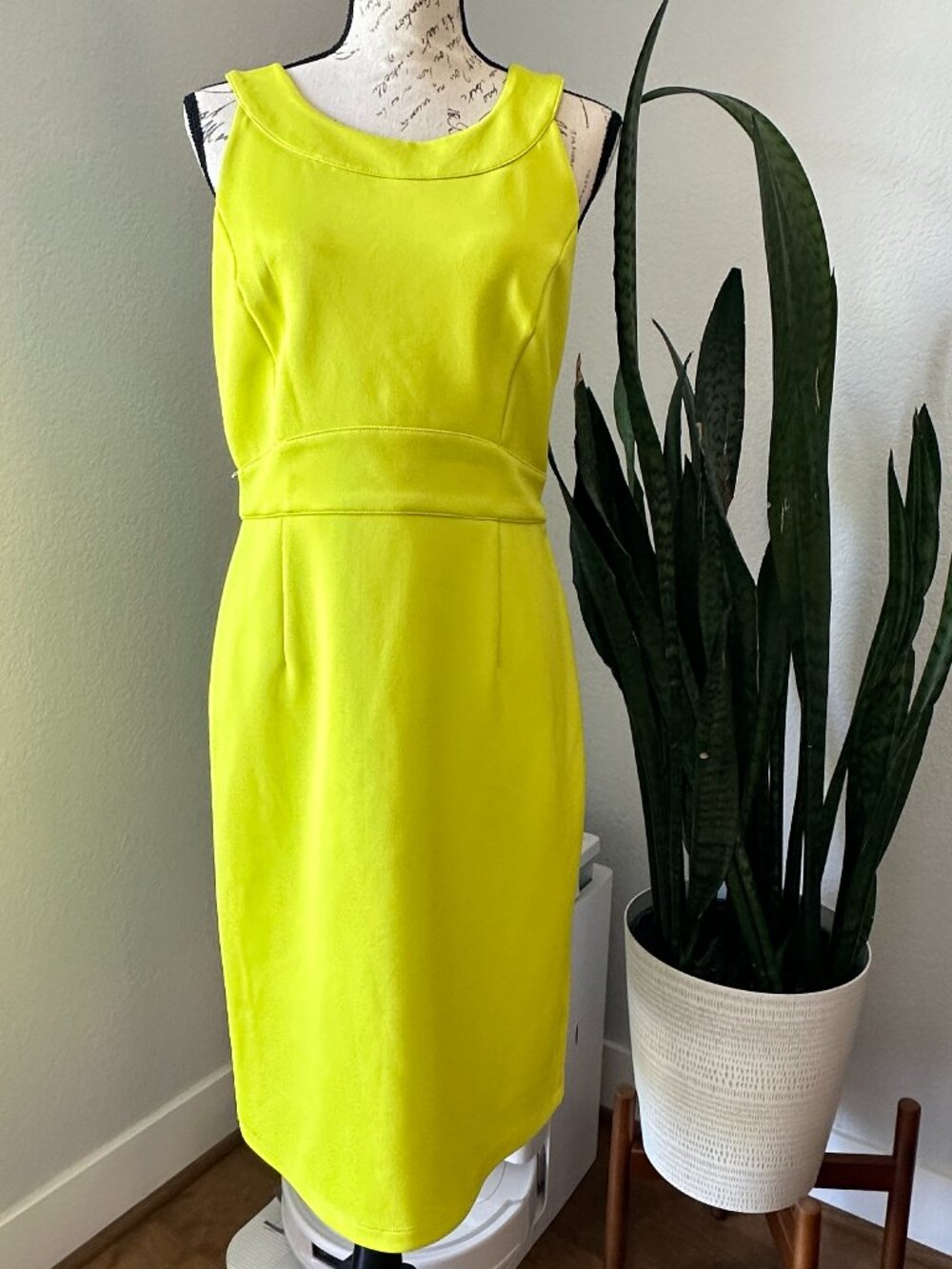 SPENSE Chartreuse Lime Sleeveless Sheath Midi Dress Size 8